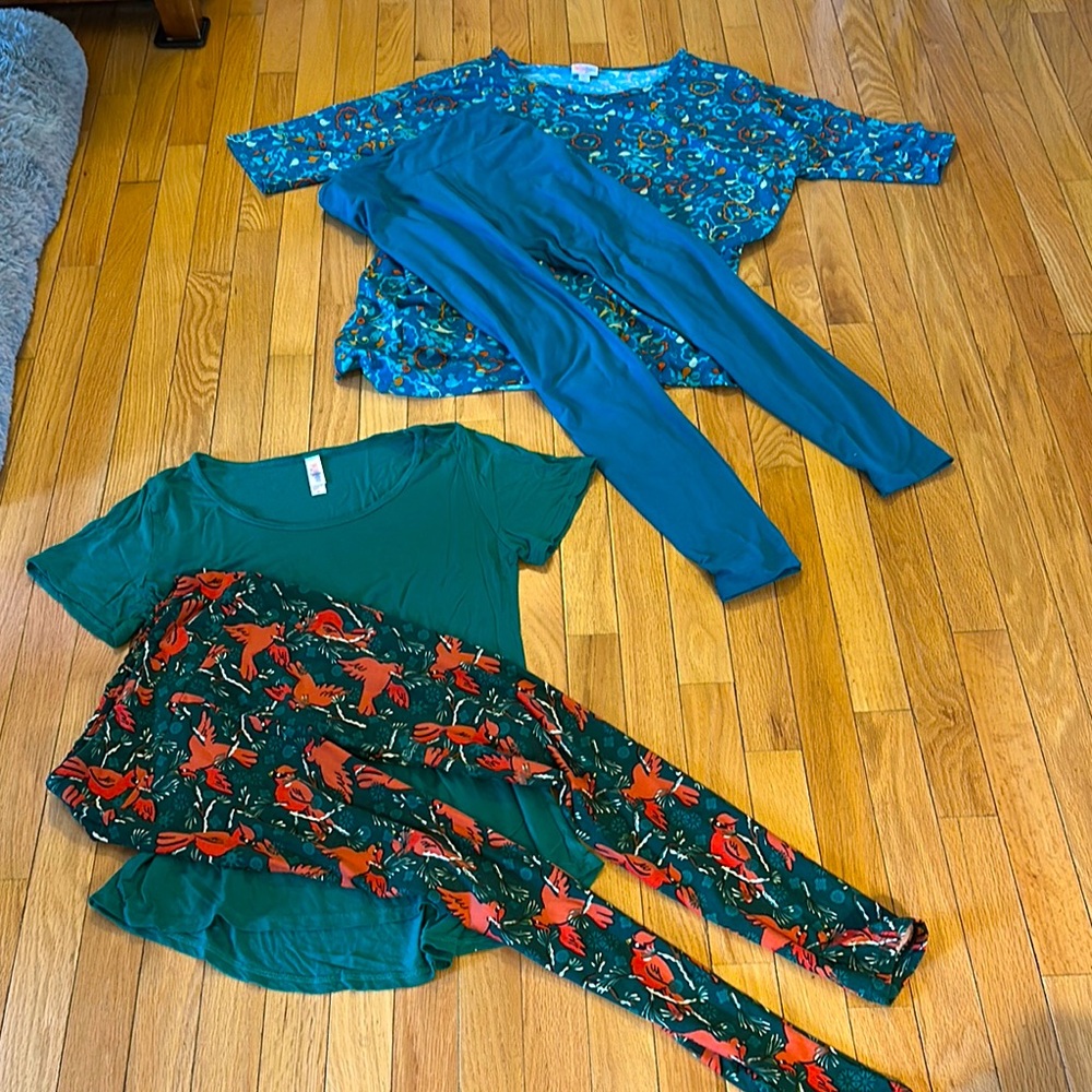 Lu la roe. Floral and Solid Teal Outfit Set teal top is xl and pant is one size